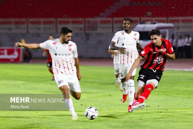 لیگ برتر فوتبال - تراکتور و پرسپولیس