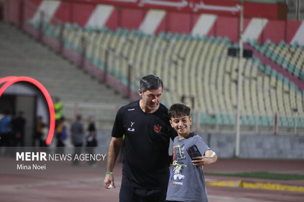 لیگ برتر فوتبال - تراکتور و پرسپولیس