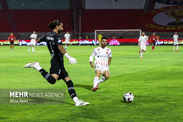 لیگ برتر فوتبال - تراکتور و پرسپولیس