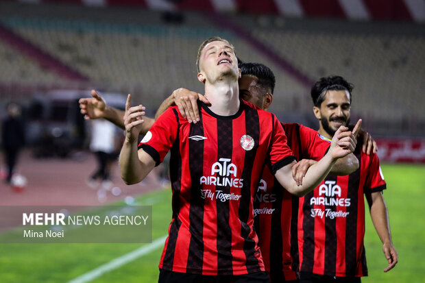 لیگ برتر فوتبال - تراکتور و پرسپولیس