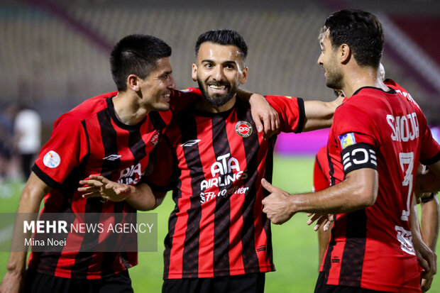 لیگ برتر فوتبال - تراکتور و پرسپولیس