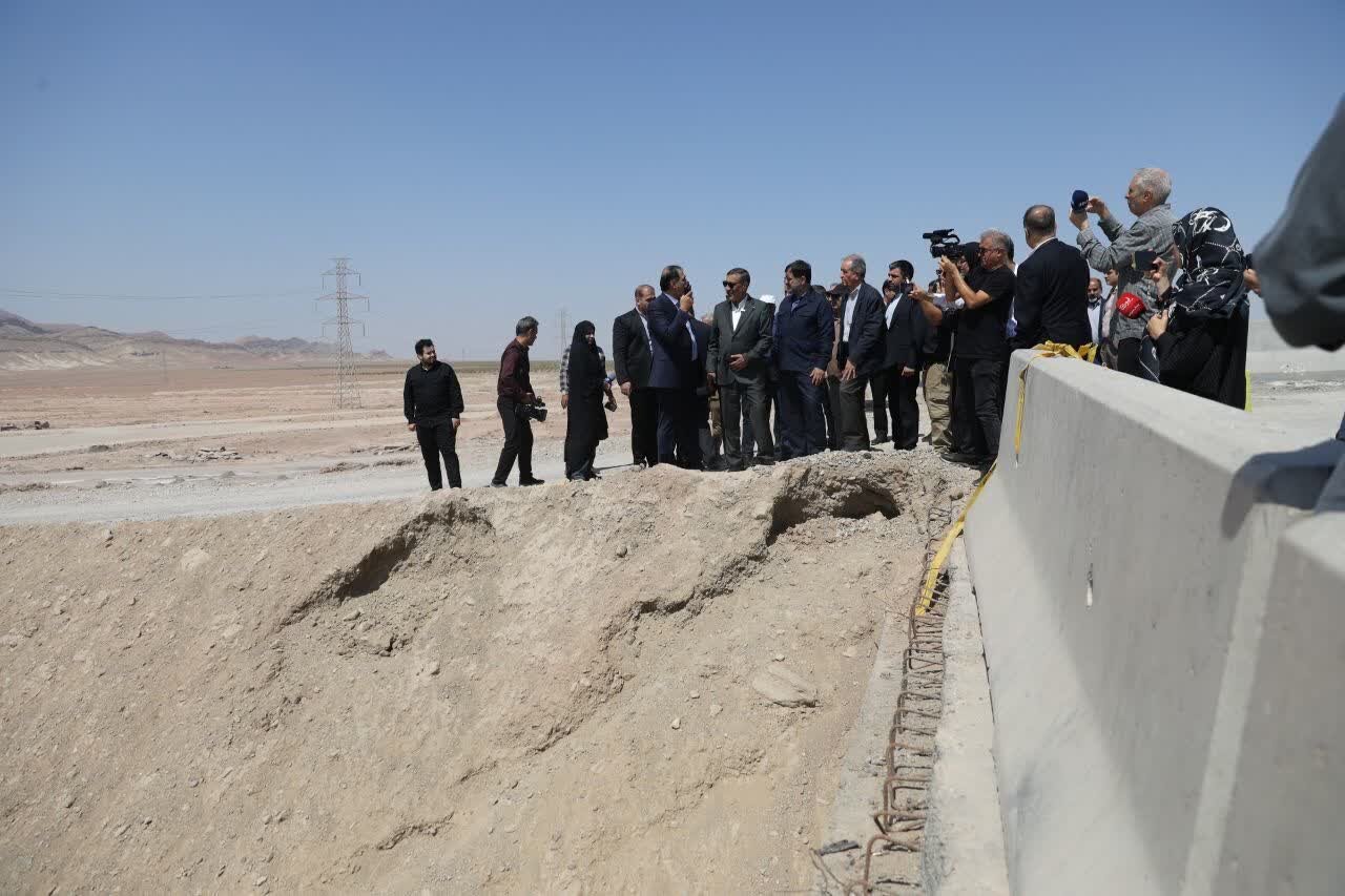 تحلیل خبر: بازدید معاون اجرایی رئیس‌جمهور از روند پیشرفت کمربندی شهید سلیمانی قم | مهر - کد 714e