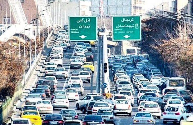 تبریز و کابوس ترافیک؛ راه شهر از میان خودروها می‌گذرد