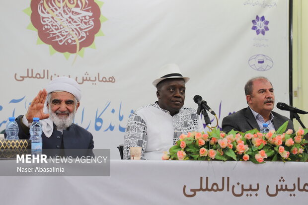 همایش بین‌المللی «وحدت اسلامی؛ میراث ماندگار امام شهید» در سنندج