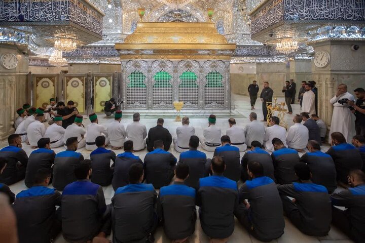 غبار روبی حرم امام حسین (ع) در آستانه ولادت پیامبر (ص)