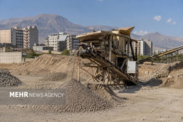 فرسودگی کارخانه شن و ماسه؛ پاشنه آشیل اجرای پروژه‌های عمرانی دوگنبدان