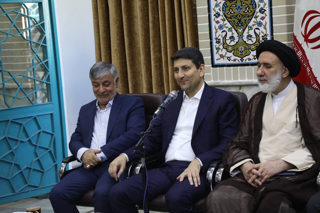 ورود وزیر ارتباطات و فناوری اطلاعات در چهارمحال و بختیاری