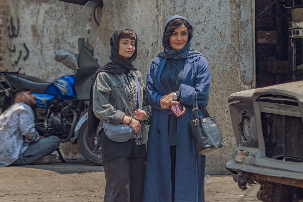 «کوری» از پروندههای قضایی تا ممیزی؛ این سریال مروج مشروبات الکلی است؟ «کوری» از پروندههای قضایی تا ممیزی؛ این سریال مروج مشروبات الکلی است؟