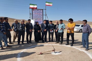نیروگاه خورشیدی ۴۰ کیلوواتی در روستای «محمدآباد» رزن کلنگ‌زنی شد