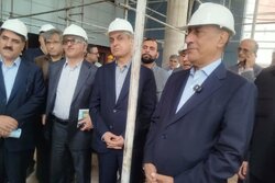 بازدید معاون اجرایی رئیس‌جمهور از بیمارستان ۴۲۱ تختخوابی لاکان