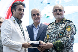 تجلیل از پزشکان بیمارستان نیروی پدافند هوایی ارتش