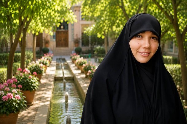 این پرچم را با خون معنا کرده‌اند