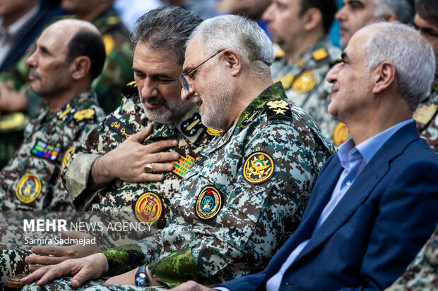 تجلیل از پزشکان بیمارستان نیروی پدافند هوایی ارتش