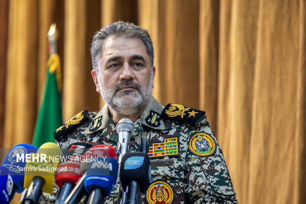 تجلیل از پزشکان بیمارستان نیروی پدافند هوایی ارتش