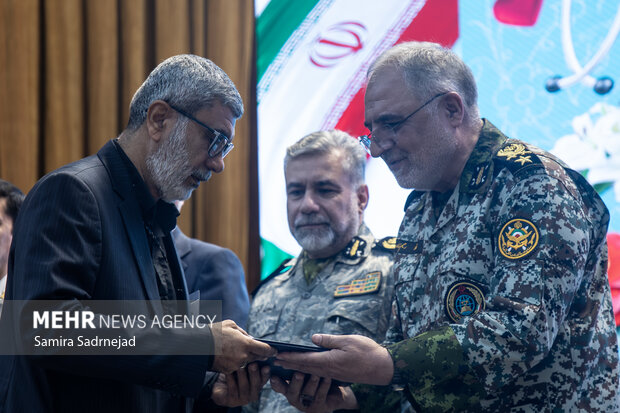 تجلیل از پزشکان بیمارستان نیروی پدافند هوایی ارتش
