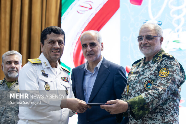 تجلیل از پزشکان بیمارستان نیروی پدافند هوایی ارتش