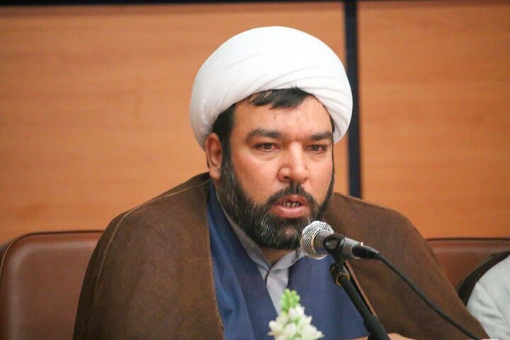 سبزی: تکمیل محورهای مواصلاتی ساوه و زرندیه نیازمند توجه ویژه است