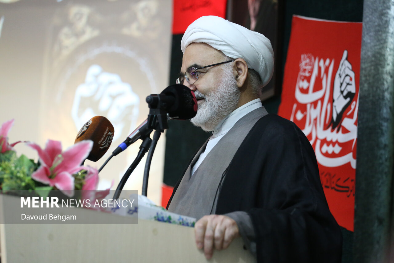 گزارش ویژه: خدمت در مسیر انقلاب اسلامی، امتداد مجاهدت شهیدان است | مهر - کد 0aad