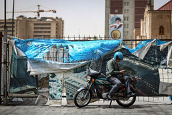 مکثی کوتاه در شهر