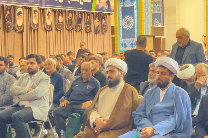 تجلیل از صداهای ماندگار میدان در گلزار شهدای وادی رحمت تبریز