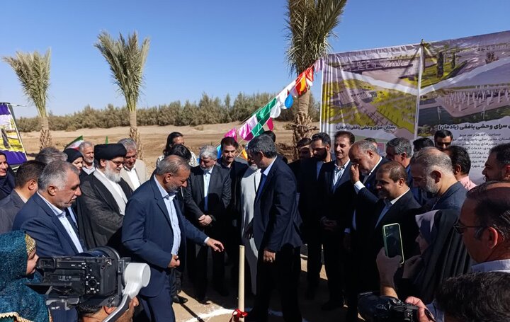 کلنگ‌زنی مجموعه یادمان «وحشی بافقی» با حضور وزیر فرهنگ و ارشاد اسلامی