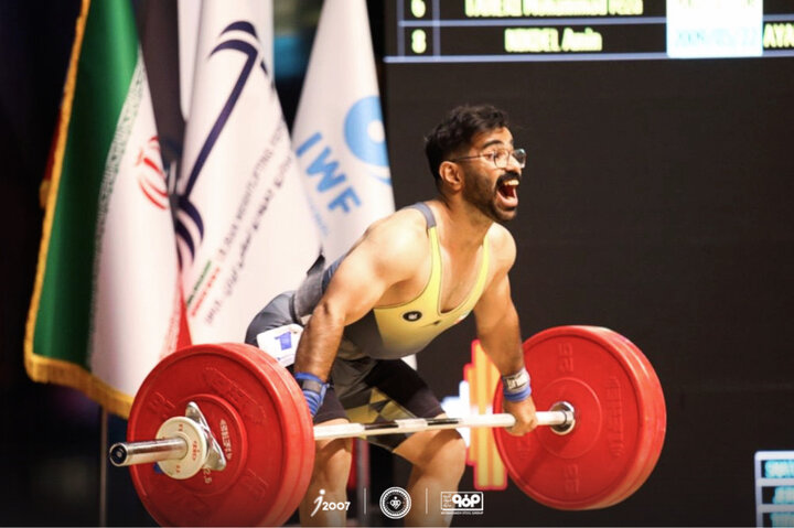 وزنه‌برداران سپاهان بالاتر از استقلال صدرنشین شدند