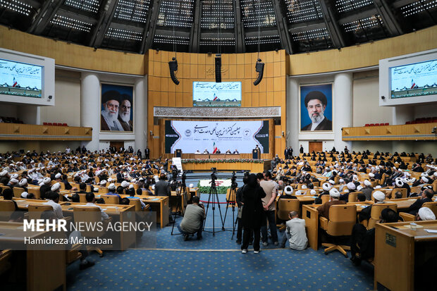 تاکید علمای مسلمان بر عملی کردن وحدت و ایستادگی در مقابل دشمن مشترک تاکید علمای مسلمان بر عملی کردن وحدت و ایستادگی در مقابل دشمن مشترک