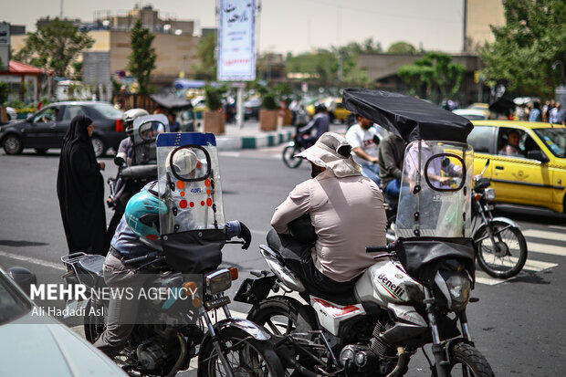 مکثی کوتاه در شهر