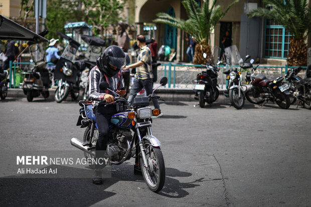 مکثی کوتاه در شهر