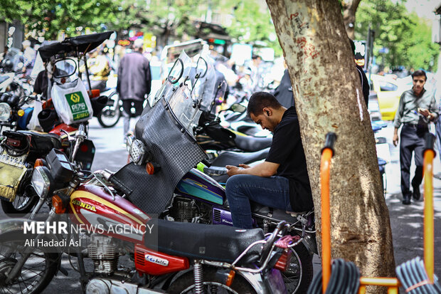 مکثی کوتاه در شهر