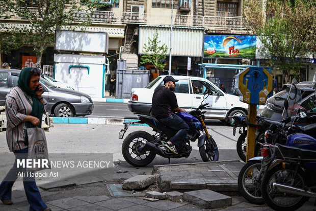 مکثی کوتاه در شهر