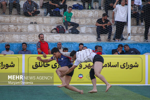 مسابقات کشتی با چوخه در خانلق شیروان