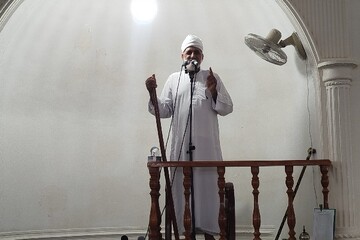 امام جمعه اهل سنت جاسک: مسئولان خود را جای مردم بگذارند
