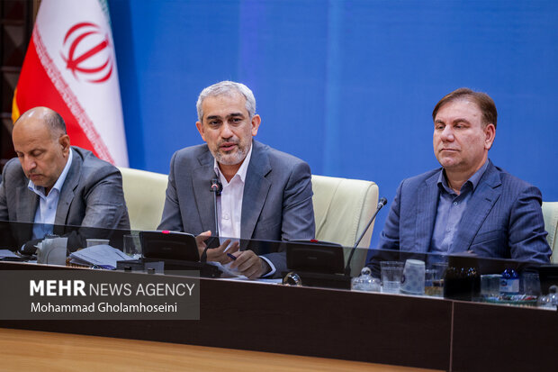 سفر وزیر امور اقتصادی و دارایی به استان بوشهر