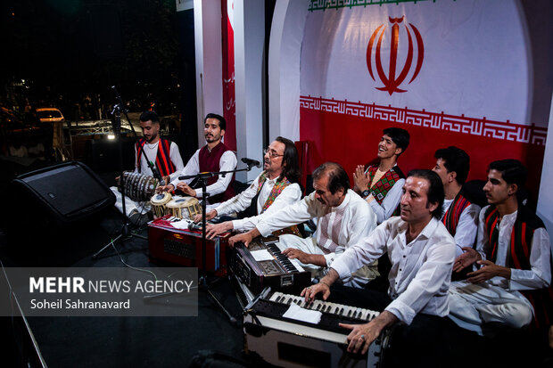 جشن وحدت در میدان انقلاب تهران