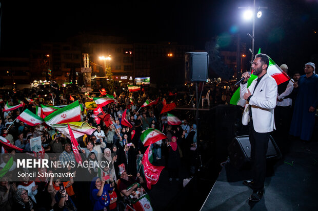 جشن وحدت در میدان انقلاب تهران