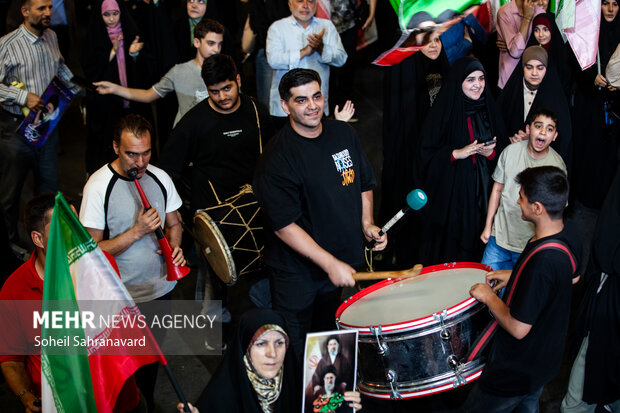 جشن وحدت در میدان انقلاب تهران