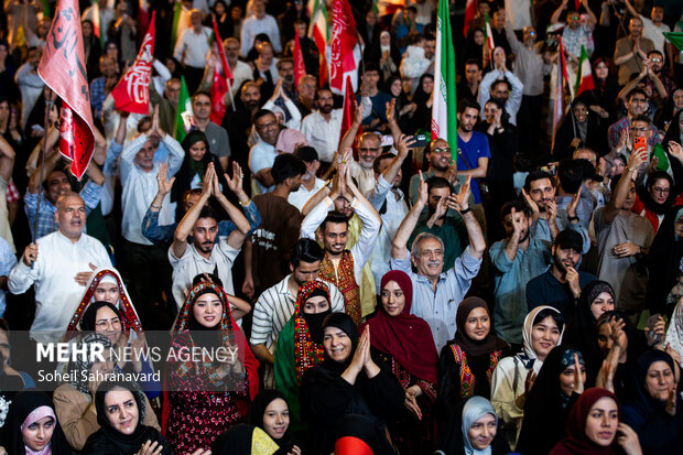 جشن وحدت در میدان انقلاب تهران