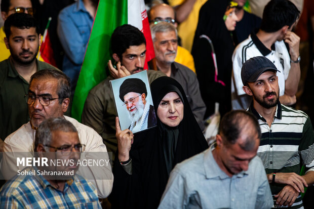جشن وحدت در میدان انقلاب تهران