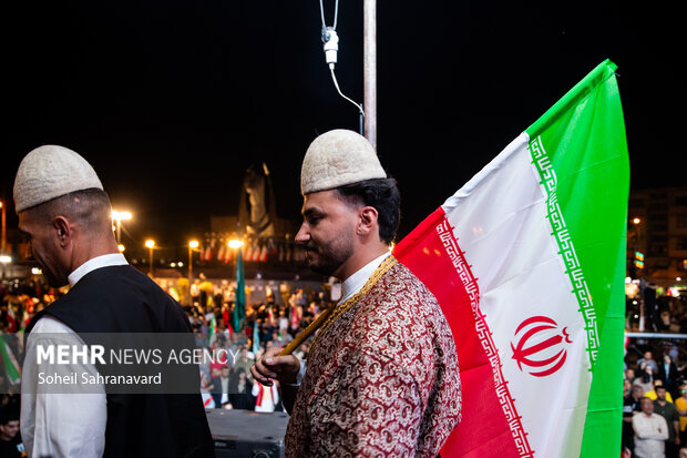 جشن وحدت در میدان انقلاب تهران