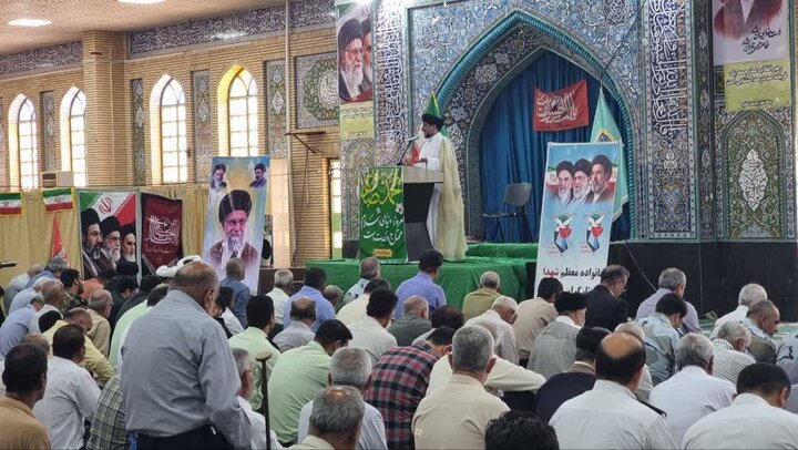 امام جمعه گناوه: تقویت وحدت و همدلی رمز عبور از جنگ ترکیبی دشمن است