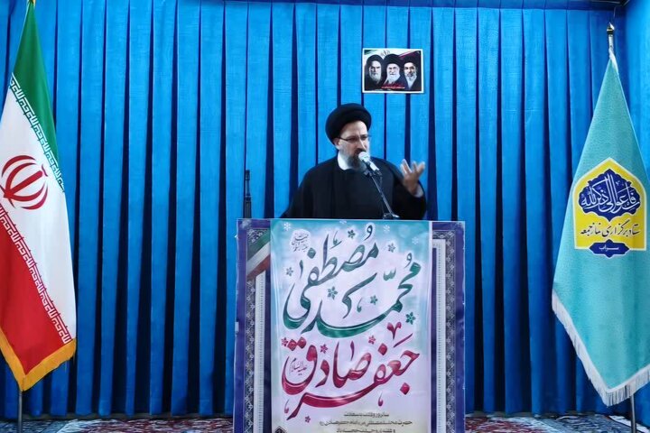 امام جمعه سراب: اصلاح فرهنگی جامعه نیازمند مسئولیت‌پذیری همگانی است