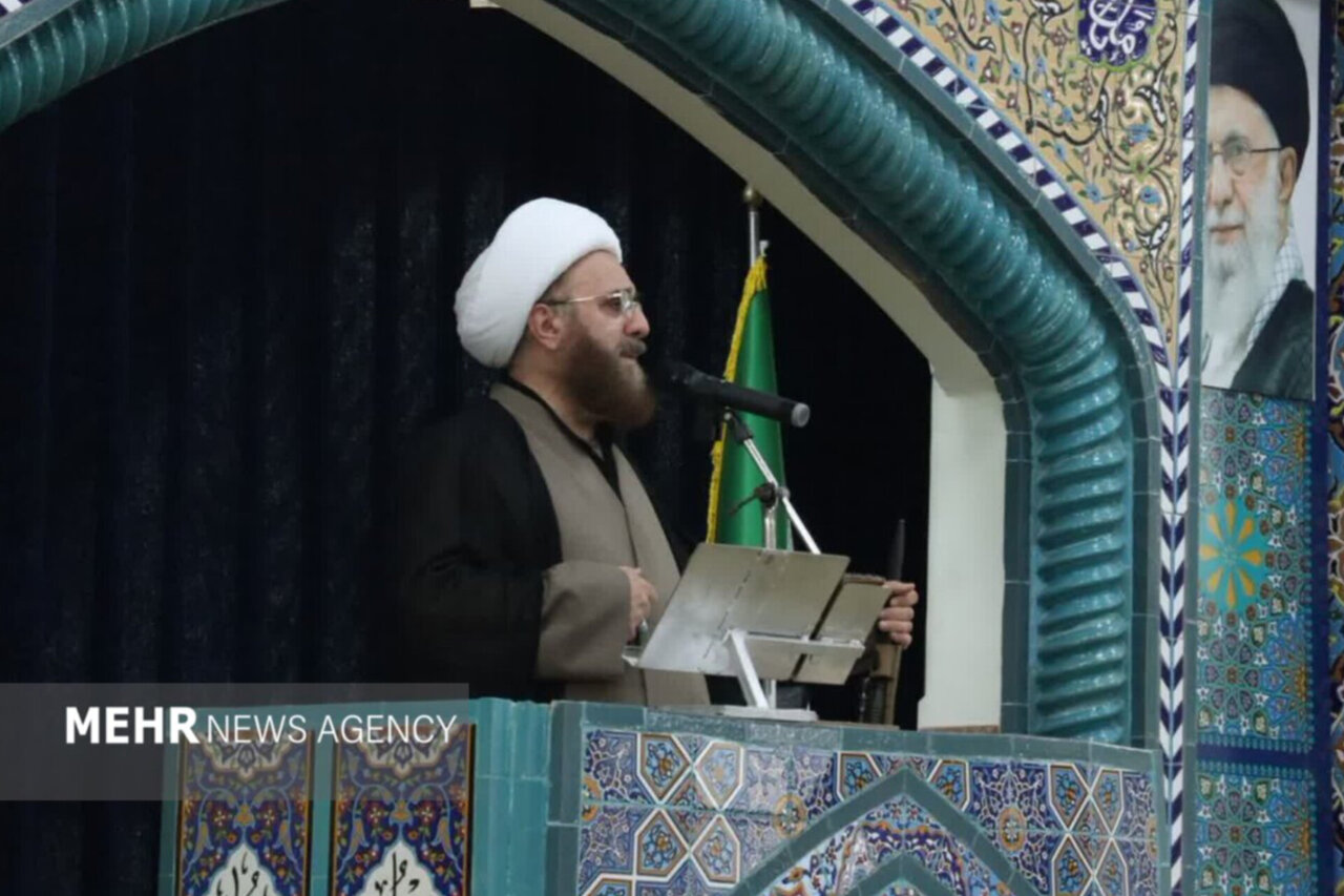 امام جمعه فومن: دشمن از مسیر فرهنگ به دنبال تضعیف غیرت دینی است امام جمعه فومن: دشمن از مسیر فرهنگ به دنبال تضعیف غیرت دینی است
