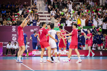 منتخب إيران للناشئين يتوج بطلا لكأس العالم للكرة الطائرة