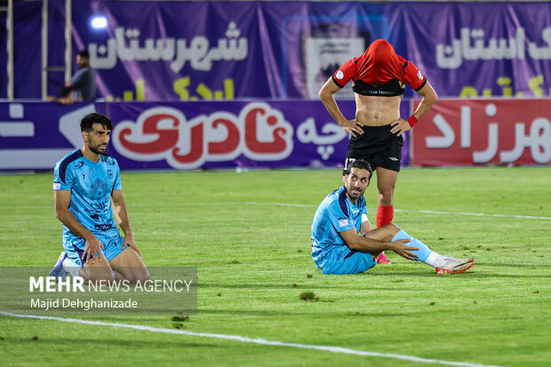 لیگ برتر فوتبال - تراکتور و چادرملو