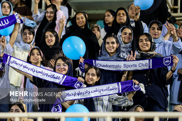 لیگ برتر فوتبال - تراکتور و چادرملو