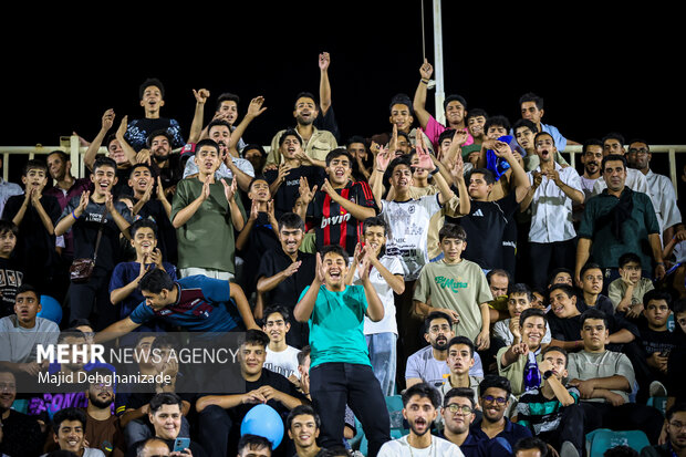 لیگ برتر فوتبال - تراکتور و چادرملو