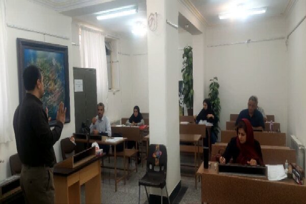 رقابت ۴۰ هنرجوی بیرجندی در آزمون سراسری خوشنویسی