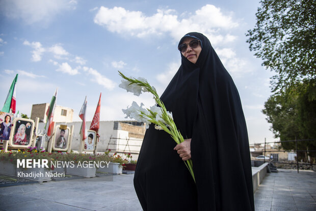 یادواره ۱۰۰۰ شهید کارمند استان اصفهان