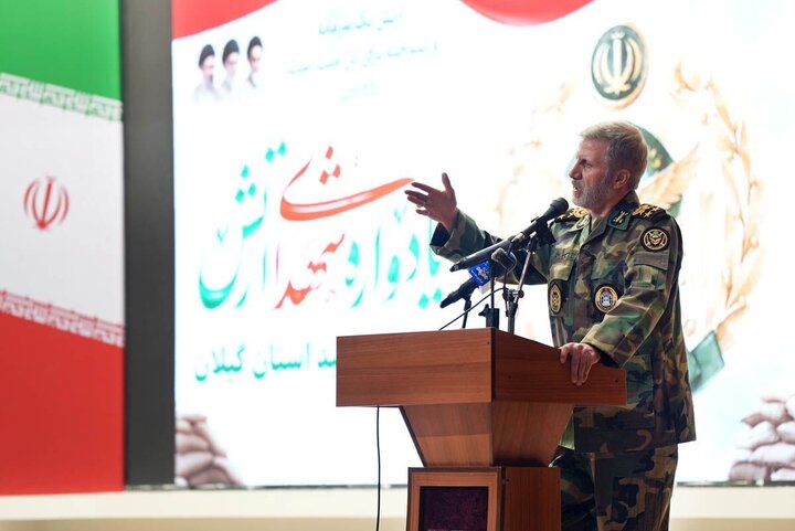 قائد الجيش الايراني: العدو لم يتمكن من تحقيق اى من اهدافه وتلقى الرد حتى اللحظة الاخيرة